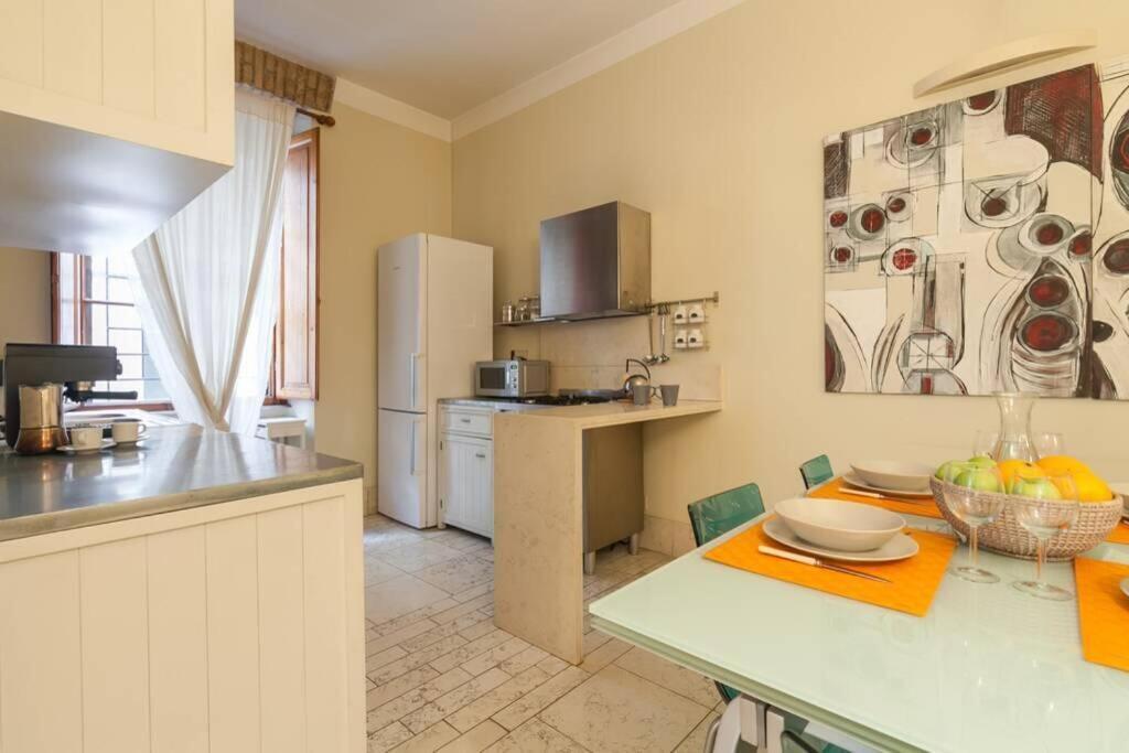 Borgo Pio - Quite And Spacious Apt Rome Exterior photo